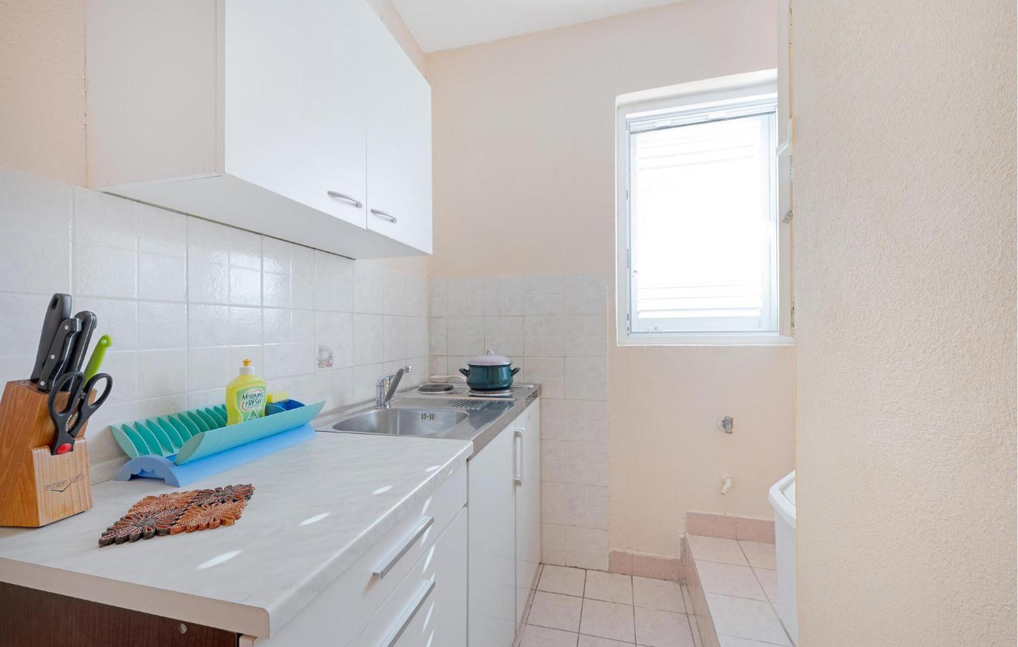 1 Bedroom Stunning Apartment In Primošten Exteriör bild