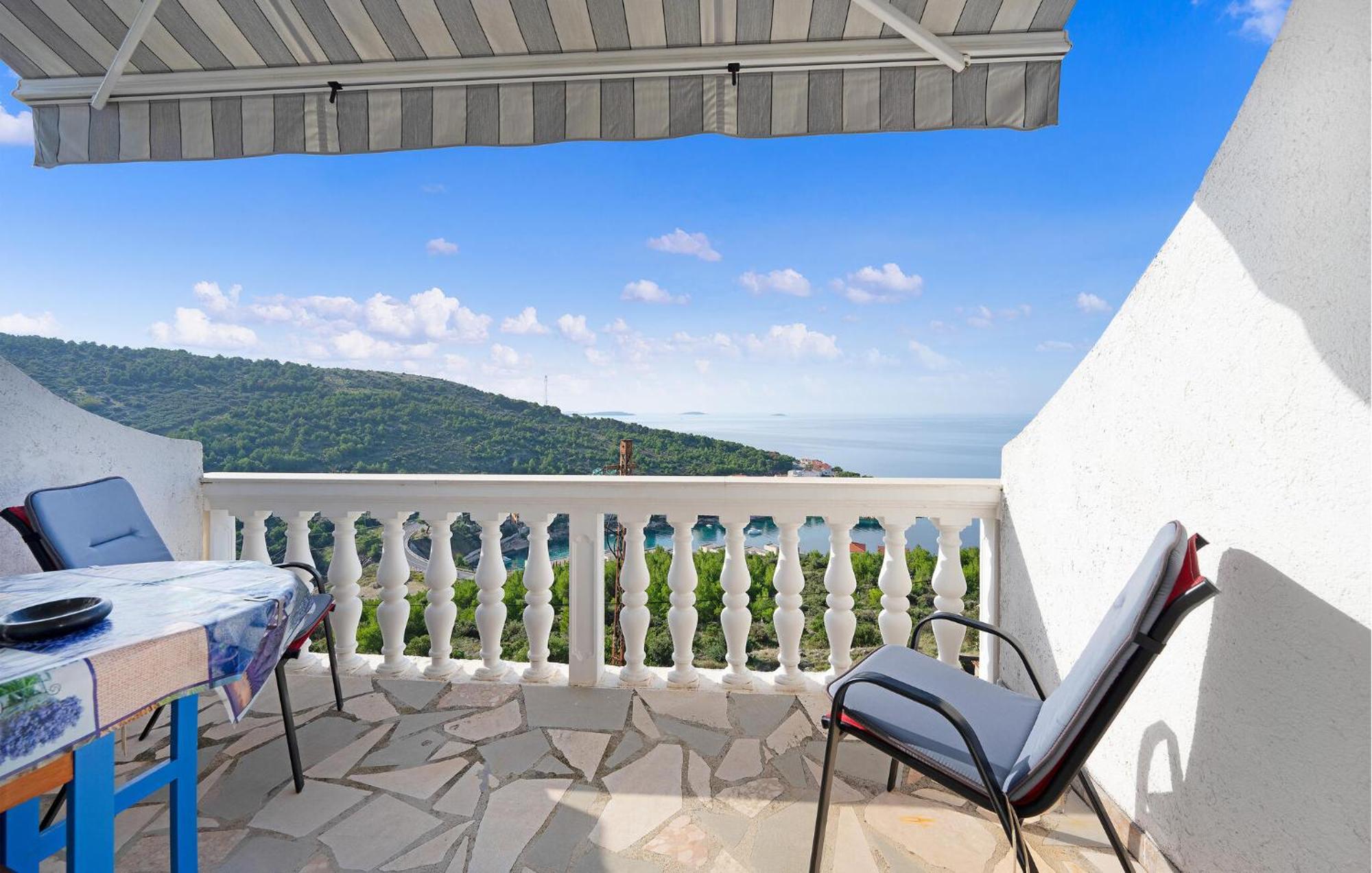 1 Bedroom Stunning Apartment In Primošten Exteriör bild